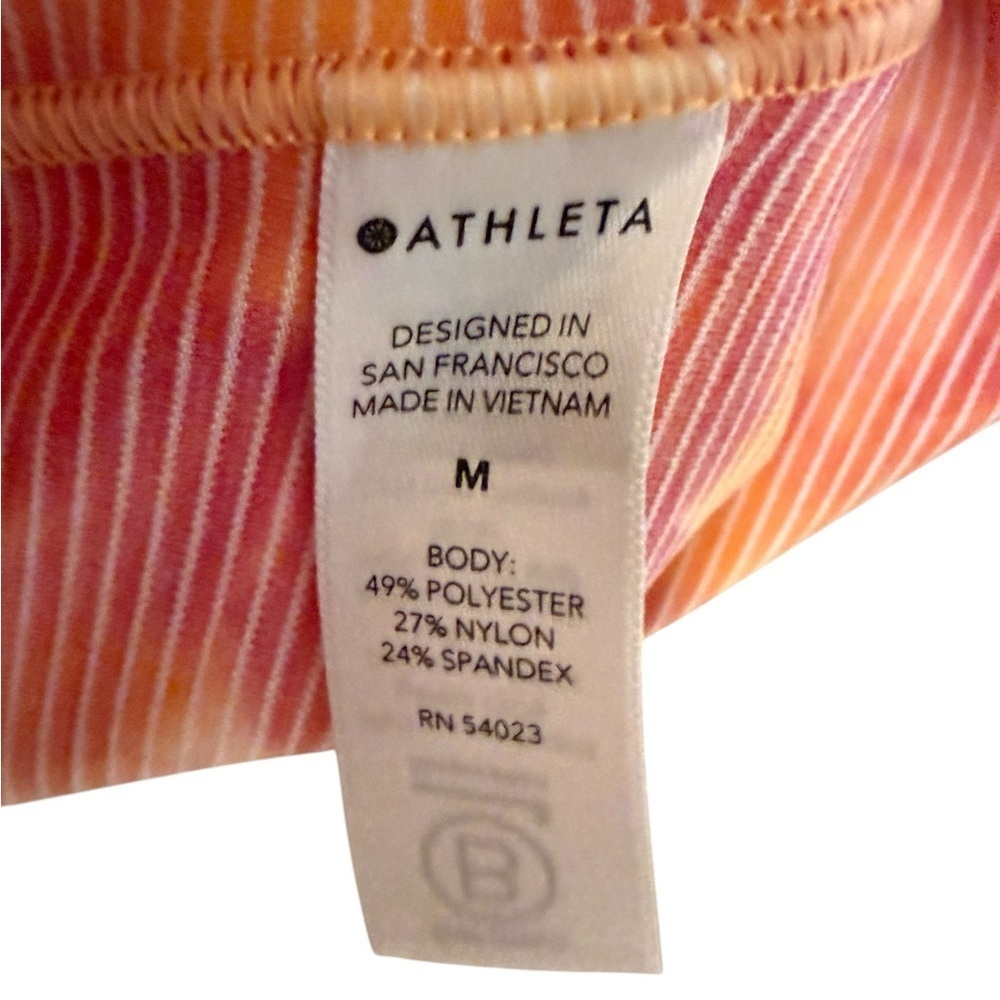 Athleta Salutation Stash Pocket II Capri Leggings - Picture 5 of 9